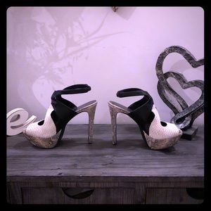 Jessica Simpson (4 1/2 heel). Size 9